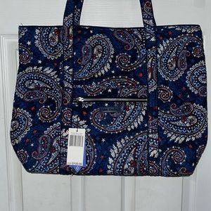 Vera Bradley ayote, Fireworks Paisley, with tags
